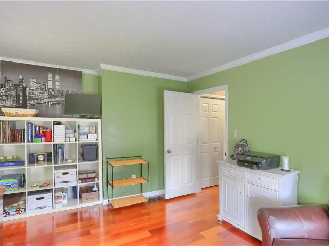 412 Commodore Drive