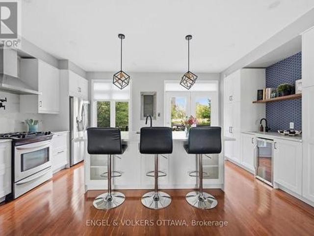 412 Berkley Avenue, Ottawa, ON, K2A 4H4 house for sale | Listing ID X13826 | Royal LePage