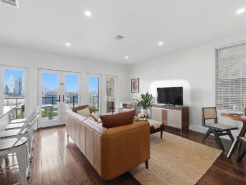 412 Gregory Ave # 1