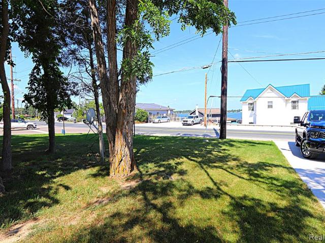 412 E Shore Drive