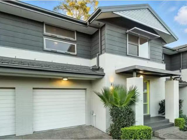 4/12 First Street, Kingswood Townhouse for rent Listed by Rya.