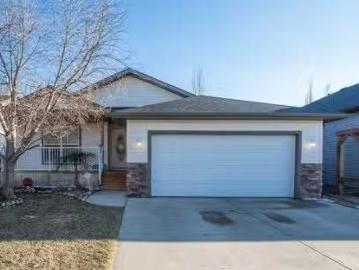412 Highland Close, Strathmore, AB, T2A 3M9 house for sale.
