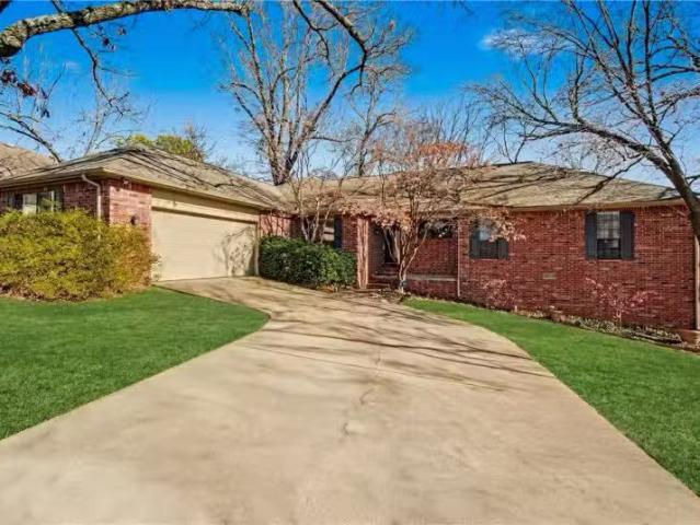412 OAK MANOR CIR, SPRINGDALE, AR 72764