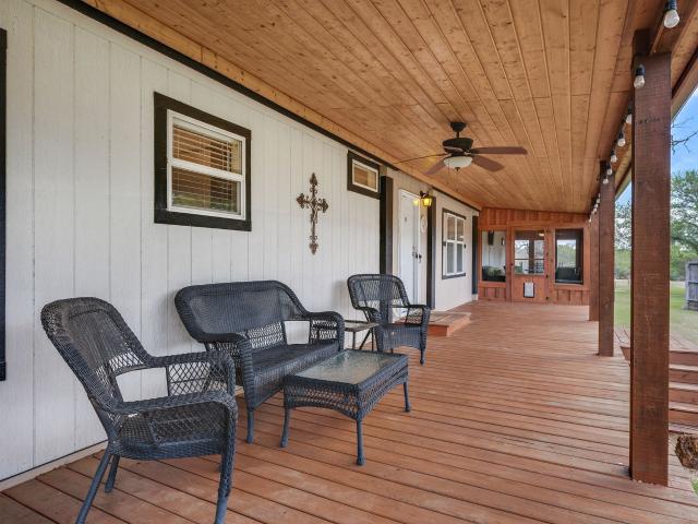 412 Leaning Oak Lane