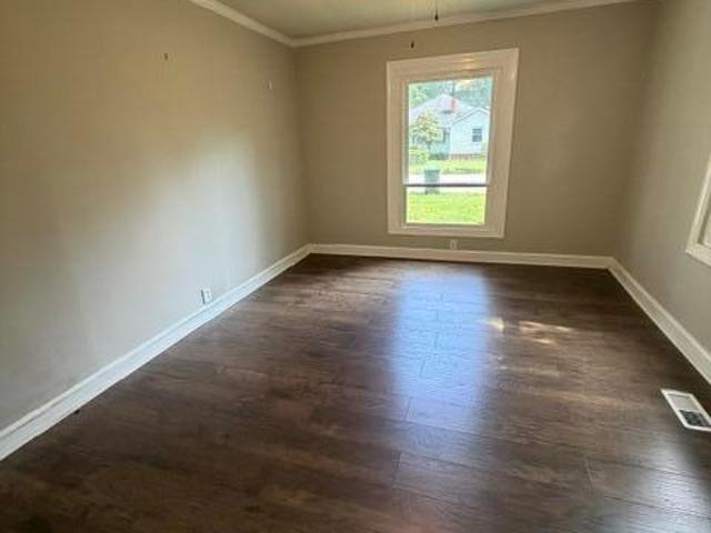 412 Midland Way