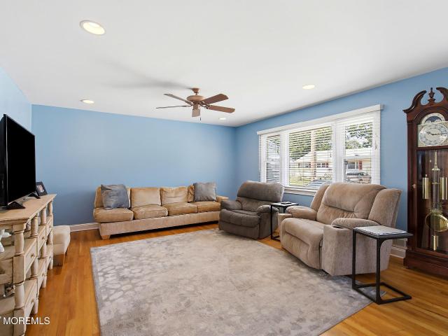 412 Midstreams Road