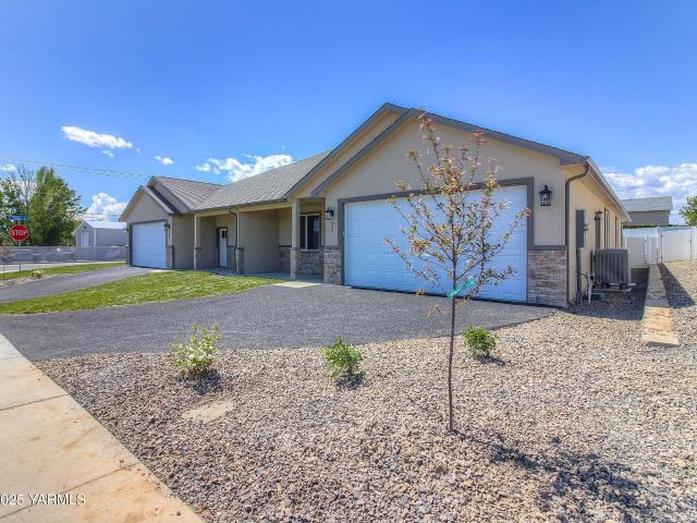 412 S 97th Ave, Yakima, WA 98908 | MLS #25 2757