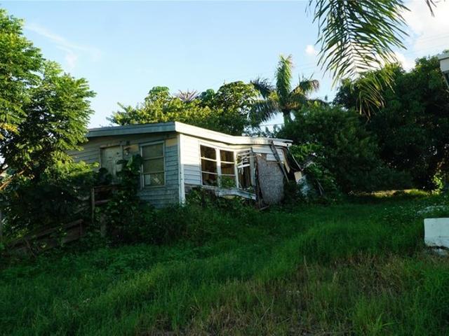 412 S Cocoanut Rd, Pahokee, FL 33476