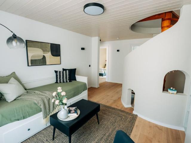 41/2 ROOM DUPLEX APARTMENT BIEL/BIENNE BE, FURNISHED, FIXED TERM