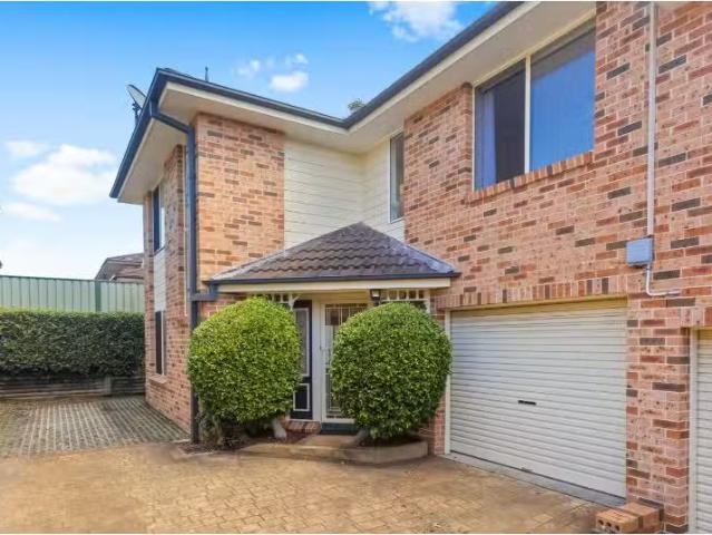 4/12 Victoria Street, EAST GOSFORD Townhouse for rent Listed.
