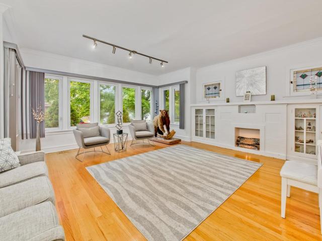 4137 N Lawler Avenue