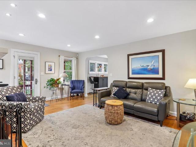 413 Lanark Way