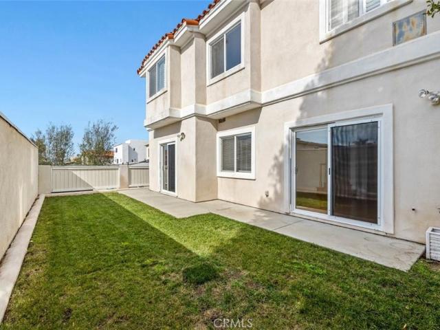 413 N Elena