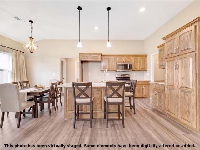 413 NE Poplar Ct, Oak Grove, MO 64075 | MLS #2628