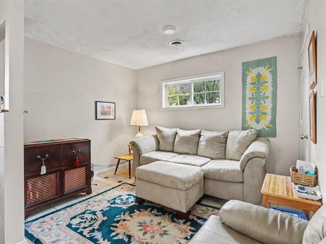 413 Sunnyshore Drive