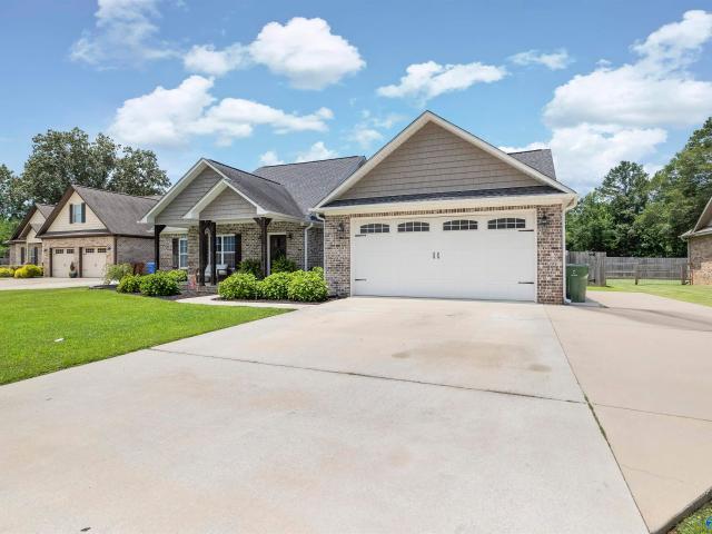 413 Pembrooke Circle SE