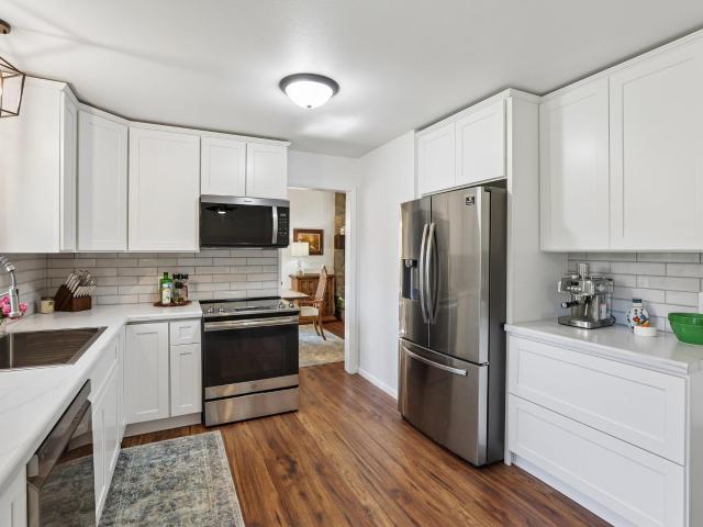 413 W Hilltop Trl