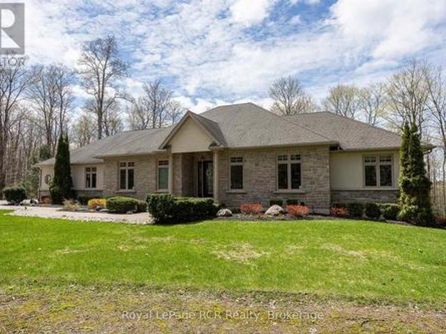 414498 Baseline Road, West Grey, ON, N0C 1H0 Luxury House for sale | Listing ID X12991 | Royal LePage Carriage Trade Luxury Properties