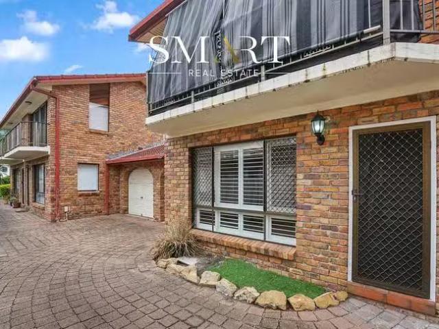 4/148 Frank Street, Labrador, QLD 4215