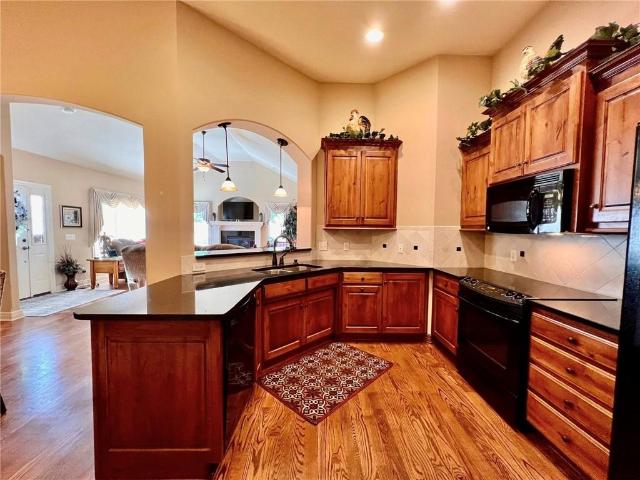 4149 NE Chapel Manor Drive