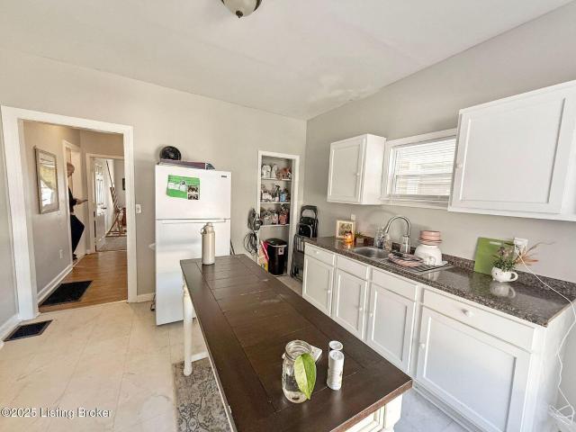 4141 W Market St