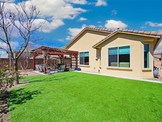 4142 Las Brisas