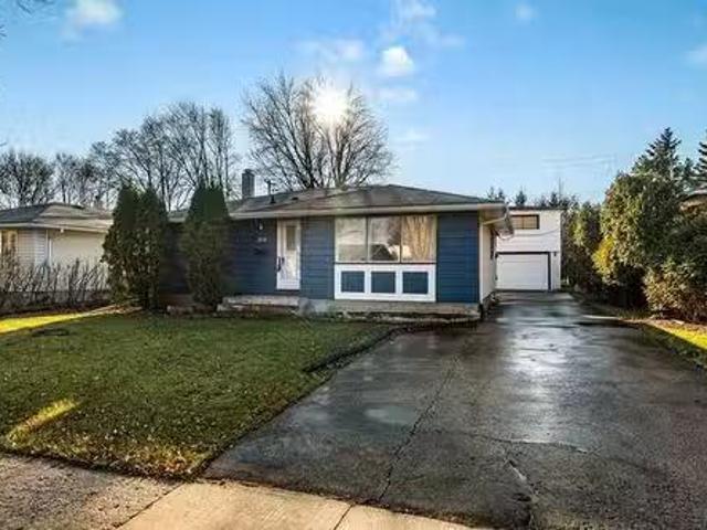 414 Moody Ave, Selkirk, MB, R1A 0E8 house for sale Listing.