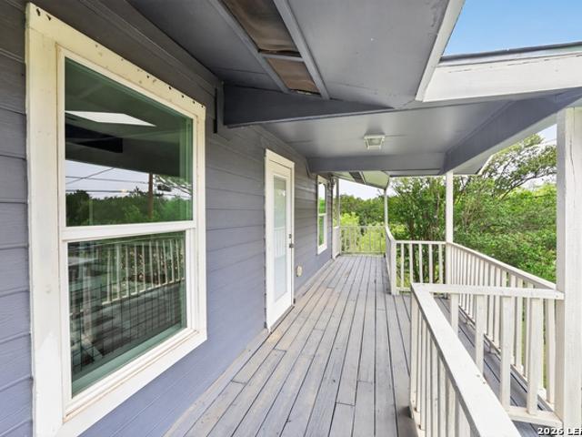 414 Medina Dr