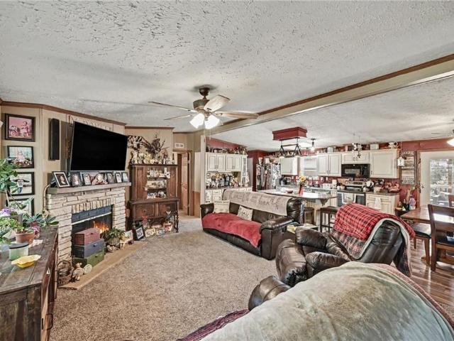 414 NE County Line Road