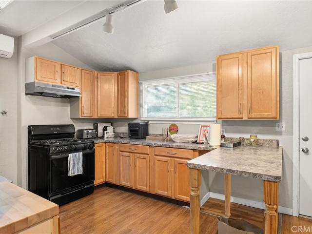 414 W 6th Street