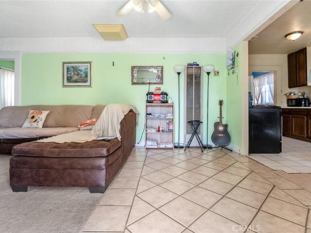 414 W Cameron