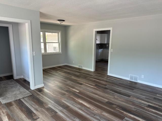 414 Willow Street W