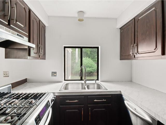 4156 Post Road 22