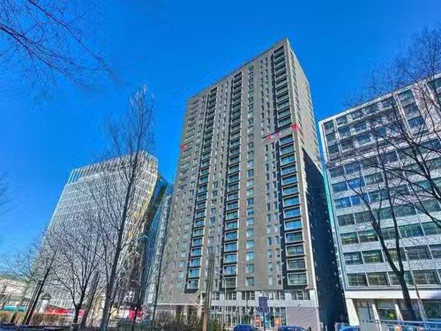 415 350 Boul. De Maisonneuve O. Montréal Ville Marie, QC, H3.