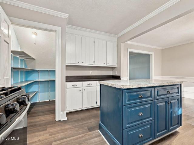 415 Crestline Boulevard
