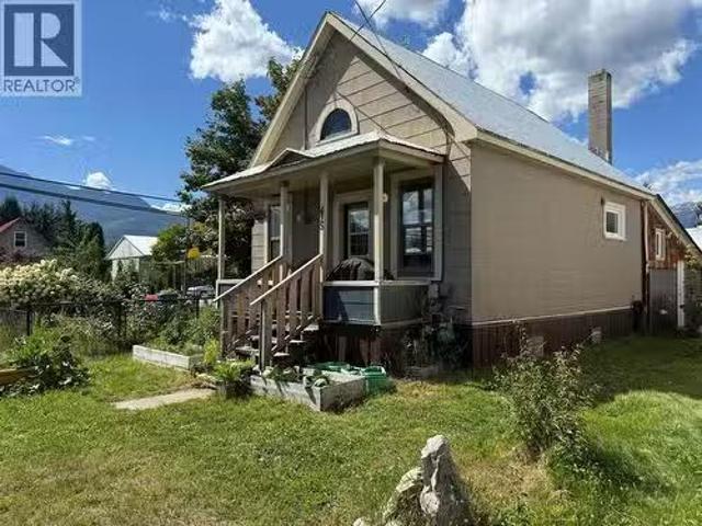 415 Downie Street, Revelstoke, BC, V0E 2S0 house for sale L.