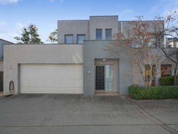 4/15 Ironbark Circuit, Jerrabomberra