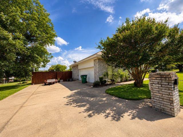 415 Oak Crest
