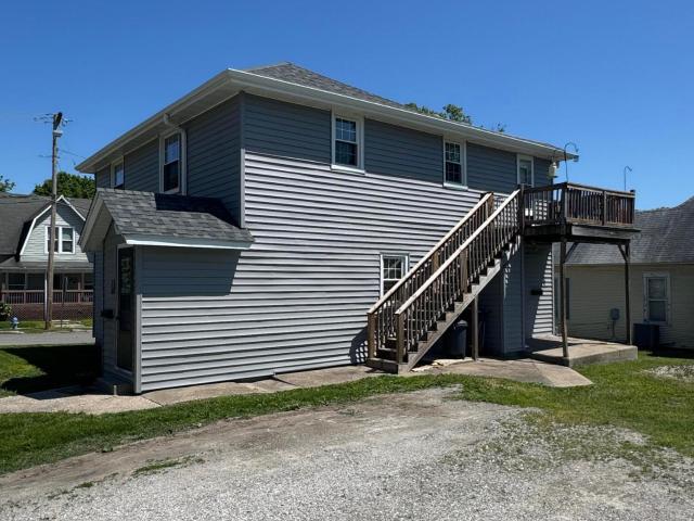 415 N 8TH ST