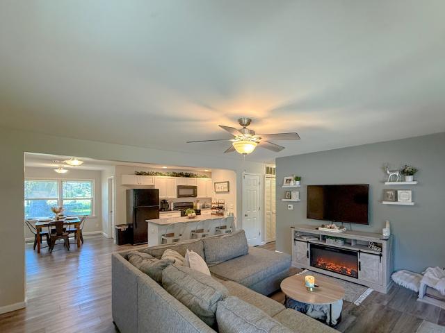 415 Parkside Drive