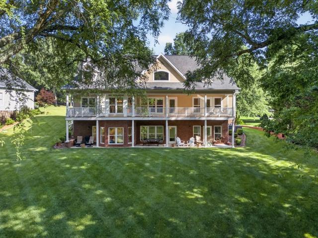 415 River Oaks Dr