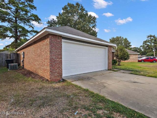 415 Riverbend Drive