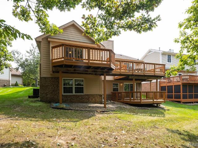 41654 Kenilworth Lane