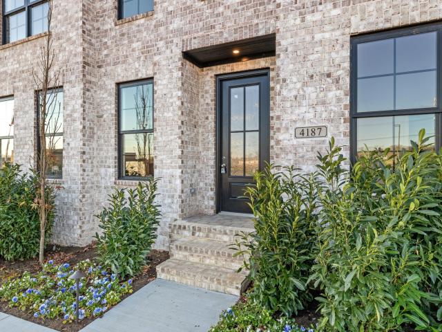 4165 Cocos Way