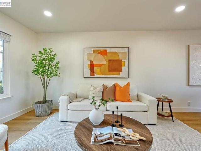 4160 Aquarius Cir