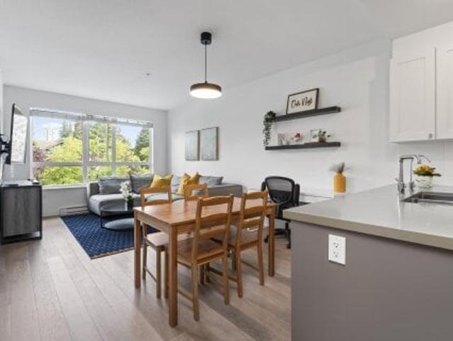 416 3 Noel Drive
