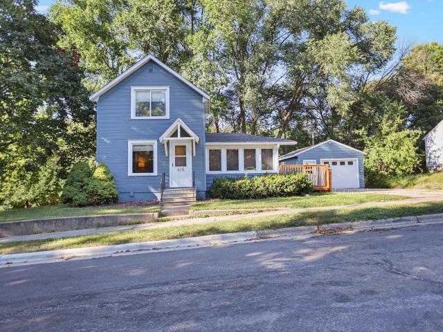 416 3rd Street NE
