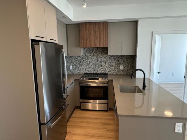416 10 Lagerfeld Drive, Brampton