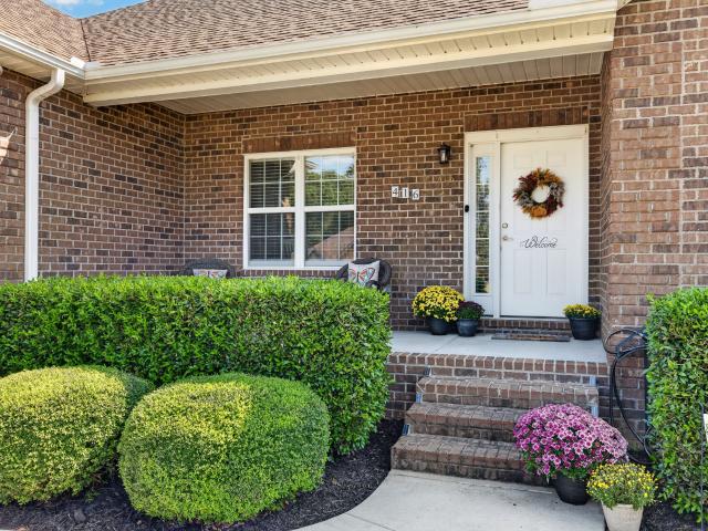 416 Colonial Dr
