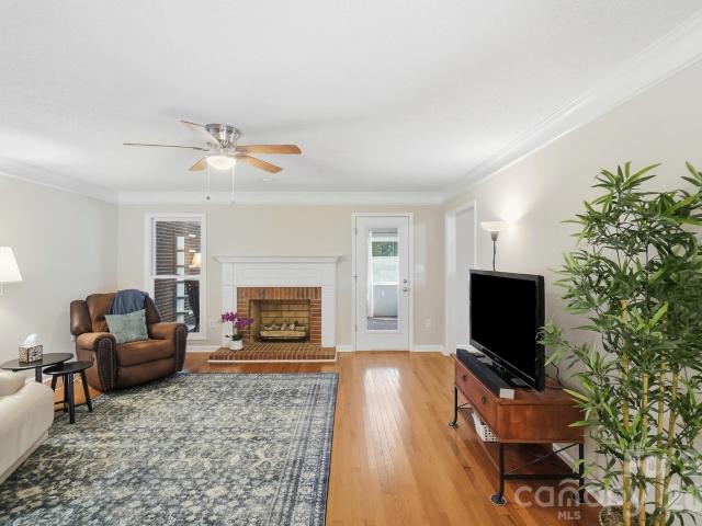 416 Ambrose Lane